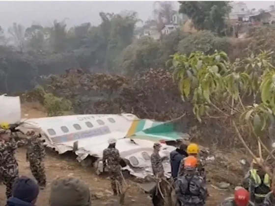 Encontraron las cajas negras del avión que se estrelló en Nepal y no hay esperanzas de hallar sobrevivientes