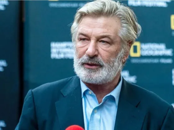 Alec Baldwin fue acusado de homicidio culposo