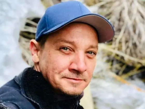 Jeremy Renner mostró su rehabilitación tras el accidente que casi le quita la vida: “Tengo 30 huesos rotos”