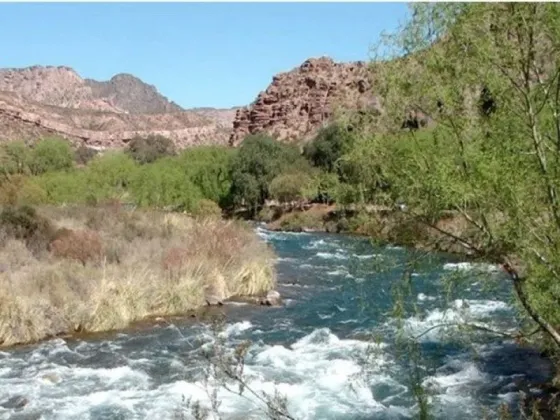 Mendoza: una turista murió cuando intentaba cruzar el río Atuel