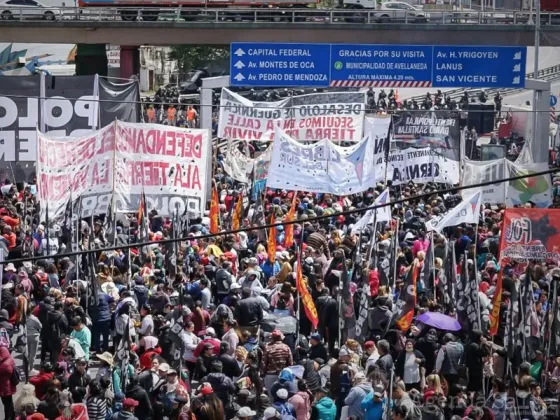 Piqueteros vuelven a la calle por la baja de planes Potenciar Trabajo