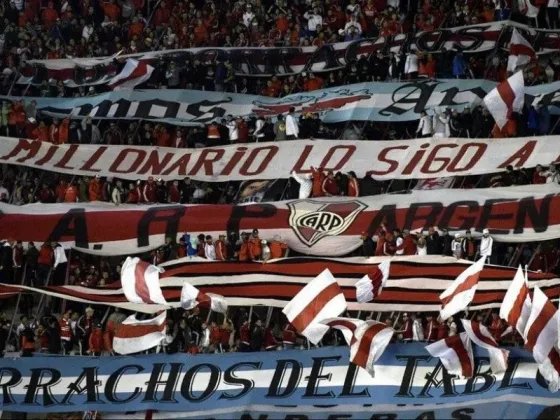 Un hincha de River murió camino al Monumental: se cayó de un micro y lo atropelló otro que venía detrás