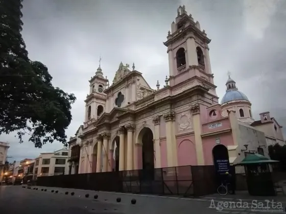 Catedral de Salta vallada - foto gentileza Aries Fm