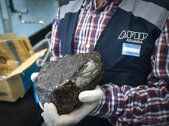 Jubilado intentó ingresar un meteorito al país y se lo incautó la Aduana