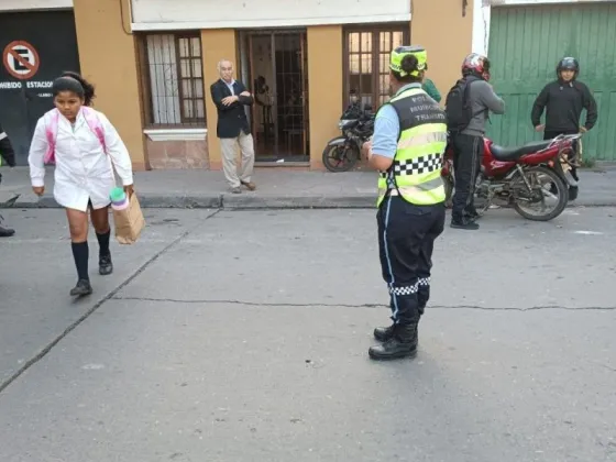 Supervisan los operativos de control en los accesos a escuelas y colegios