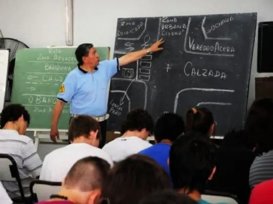 Dictarán cursos de seguridad vial a menores de 17 años en cinco instituciones educativas