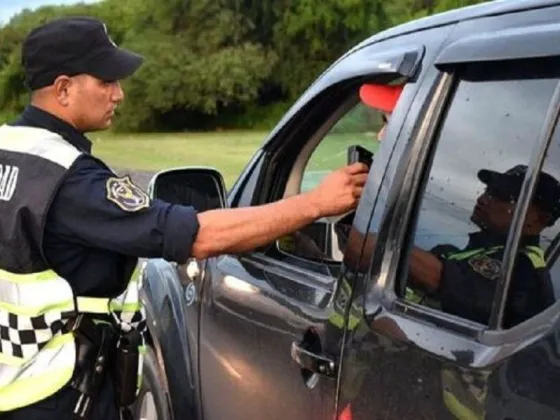 Manejaba en contramano y borracho por la Autopista Sureste