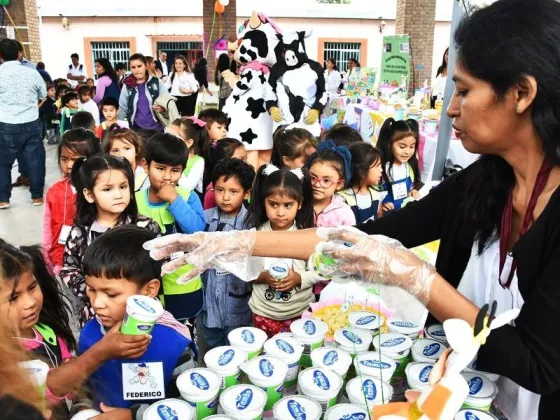 La Copa de Leche se distribuye en 185 escuelas de Salta capital este año