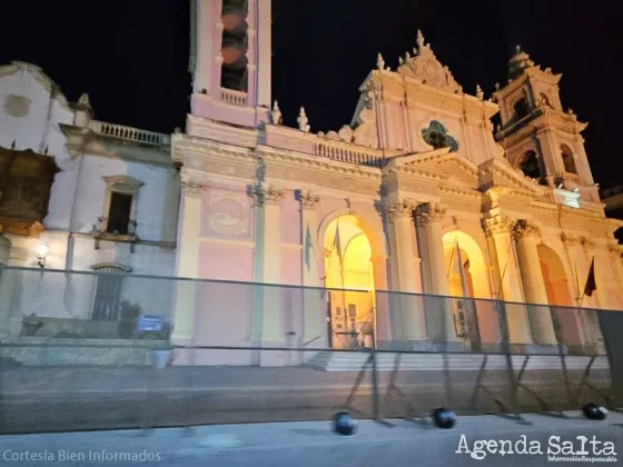 La Catedral amaneció vallada en la previa a la marcha del 8M