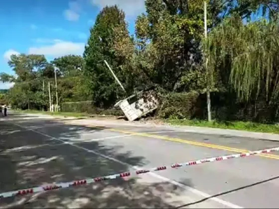 Chocó un camión de gas y por precaución cortaron la ruta 68