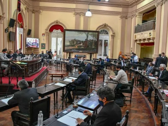 Senado de la Provincia: Cortaron la luz en medio de la primera sesión