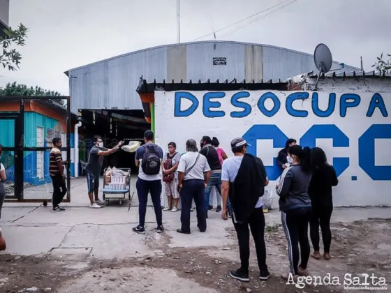 Detienen a piqueteros que sacaban plata de los cajeros con tarjetas de otros beneficiarios de planes