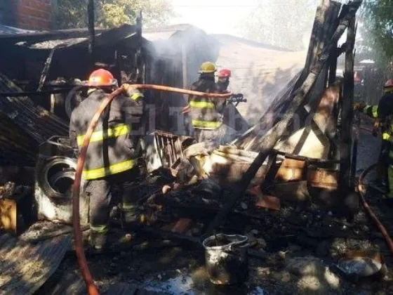 Terrible incendio en Orán deja a varias personas en la calle