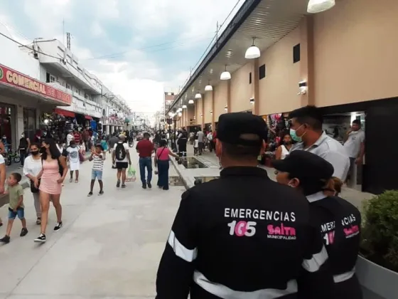 Chorro ingresó a un local céntrico muy conocido, robó mercadería y quedó filmado