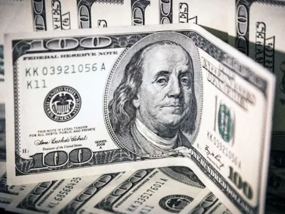 El dólar "blue" toma impulso y marca un nuevo récord: cotiza a $ 395,00