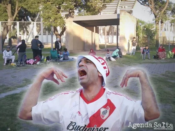 Locura por una entrada: Hinchas de River acamparon afuera del Martearena