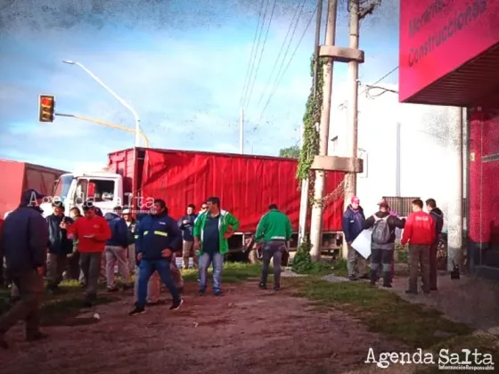 El clan Moyano amenazó por tercera vez a una empresa en Chaco.