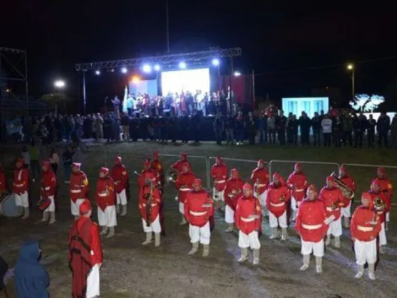 Los Infernales también se sumaron a los homenajes de los excombatientes y caídos de Malvinas. Fotos Pablo Yapura