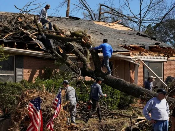 EEUU: aumentaron a 29 los muertos por las fuertes tormentas y tornados