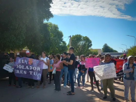 Tras una marcha a la sede fiscal ordenaron nuevamente la detención de un “padre” acusado de abusar de su pequeña hija