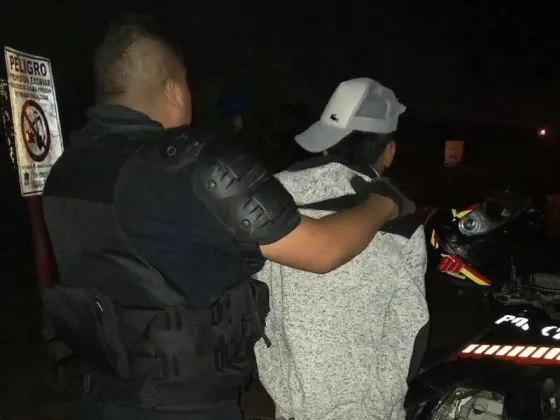 La policía logró recuperar una motocicleta y un celular que habían sido robados