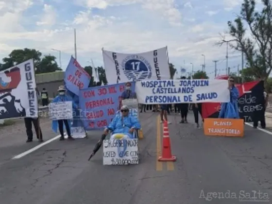 Trabajadores monotributistas del Hospital Joaquín Castellanos protestan por pase a planta