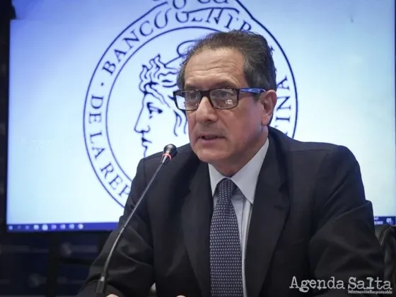 Denuncian a Miguel Ángel Pesce por "rifar" las reservas del BCRA para hacer bajar el dólar blue