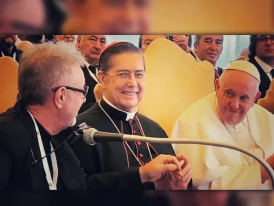 León Gieco cantó en el Vaticano y emocionó al Papa Francisco