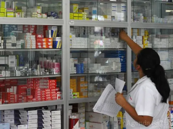 Acusan falta de medicamentos y suba de precios en farmacias de Salta por crisis económica