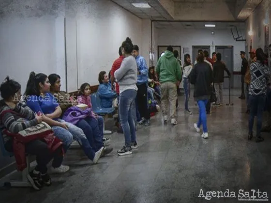 El Materno colapsado por la gran cantidad de cuadros respiratorios en niños