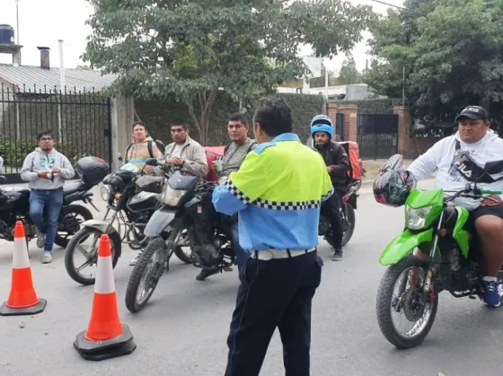 La Municipalidad de Salta brindó a los motociclistas herramientas teóricas y prácticas para la conducción segura