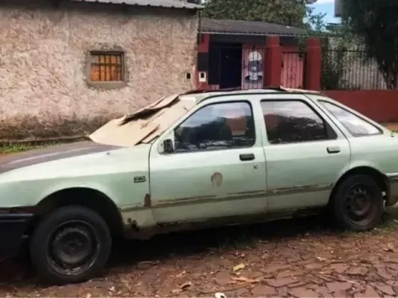 Echó a sus padres jubilados de la casa y ahora viven en un auto: “Quedaron en la calle sin ropa”