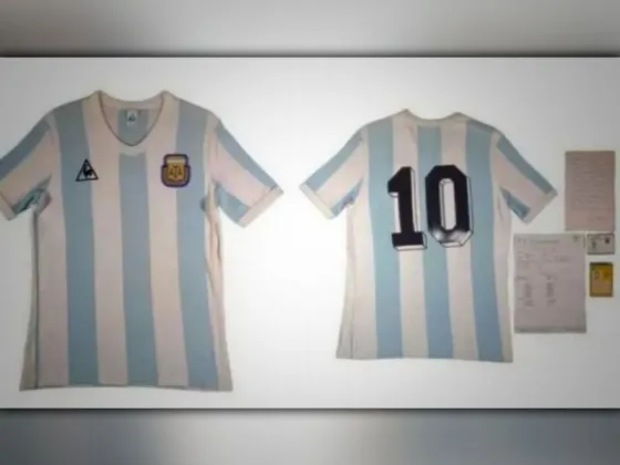 Subastan la primera camiseta de la Selección Argentina que Diego Maradona usó en un Mundial