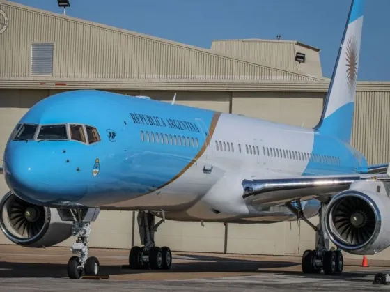 Llegó el nuevo avión presidencial y hay polémica por la maniobra que utilizó