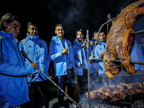 La Selección Argentina Sub 20 celebró la clasificación con asado y baile