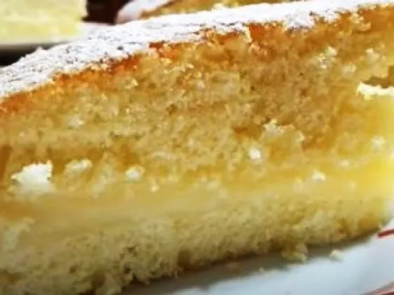 Torta con crema de limón, la más rica y rendidora