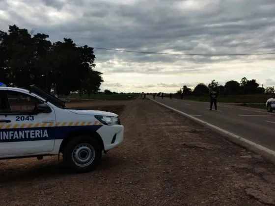 TERRIBLE: un auto perdió el control, volcó y tras el impacto una mujer falleció