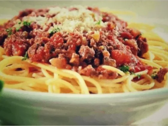 Fideos Caseros: sabrosos y calentitos con pocos ingredientes y una buena salsa con carne