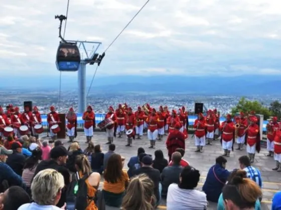 El Teleférico San Bernardo rinde homenaje a Güemes