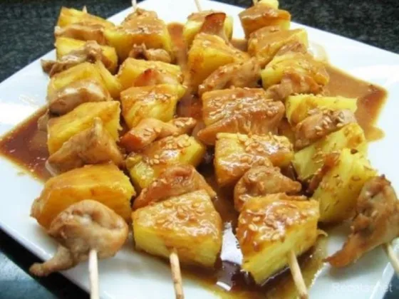 Brochettes de pollo: una receta tan fácil como rica que podés hacer con muy pocos ingredientes