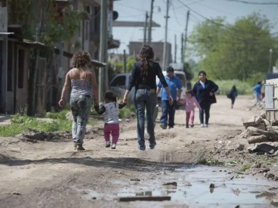 Según estimaciones de dos universidades casi la mitad de los argentinos es pobre