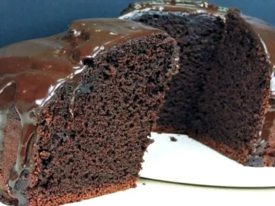 Esponjoso e irresistible: la mejor receta del bizcochuelo de chocolate que nunca falla