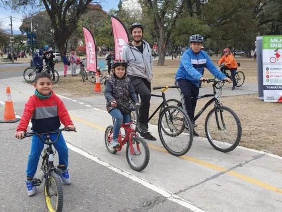 Grupos de salteños participaron de la pedaleada en el parque San Martín