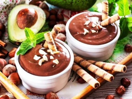 Así se prepara la mejor mousse de chocolate y bananas en minutos