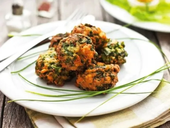 Buñuelos de acelga crocantes y saludables: cómo hacer esta receta tan popular