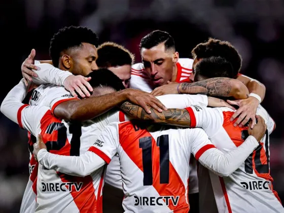 River aplastó a Barracas Central en el Monumental