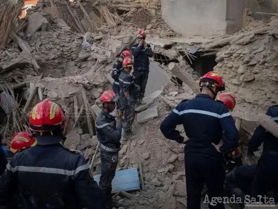 Búsqueda contrarreloj de sobrevivientes del sismo en Marruecos