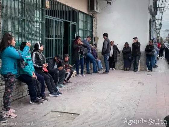 Largas filas en ANSES para cobrar el "Nuevo IFE"