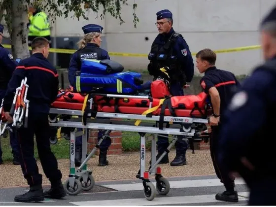 Conmoción en Francia: un profesor fue asesinado tras un ataque terrorista en un instituto educativo