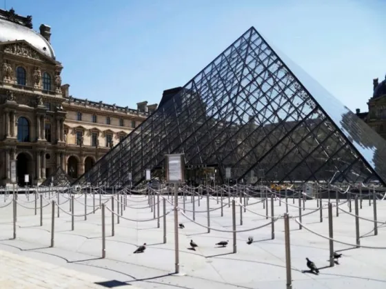 El Museo del Louvre cerró sus puertas ante un posible ataque terrorista